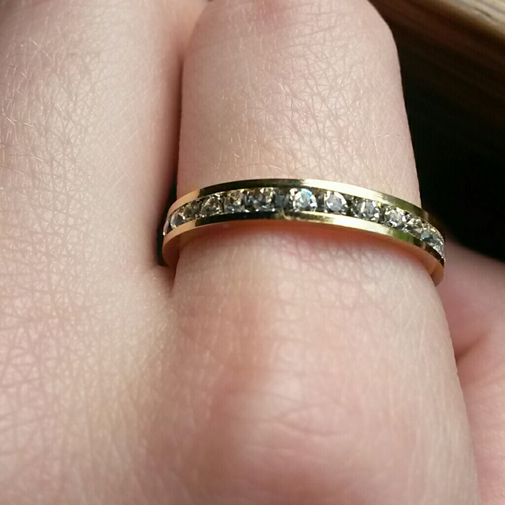 *NWOT* 14KT Gold CZ Diamond Wedding Ring